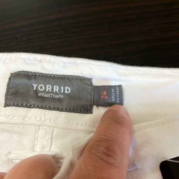 Torrid white cut off shorts - Picture 5 of 5